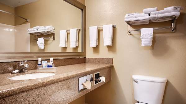  - Best Western Plus Waco North Bellmead - I-35, Exit 338B