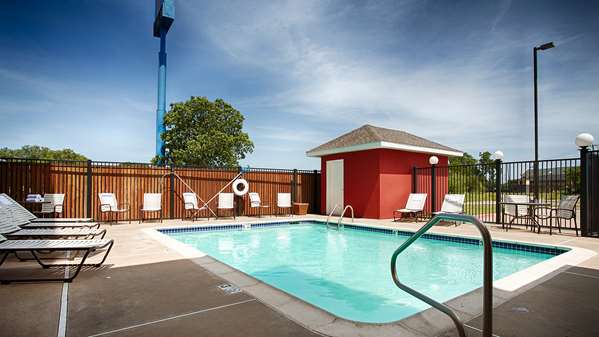 Pool - Best Western Plus Waco North Bellmead - I-35, Exit 338B