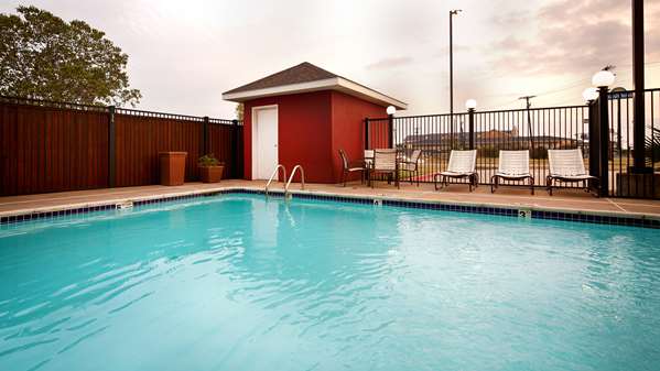 Pool - Best Western Plus Waco North Bellmead - I-35, Exit 338B