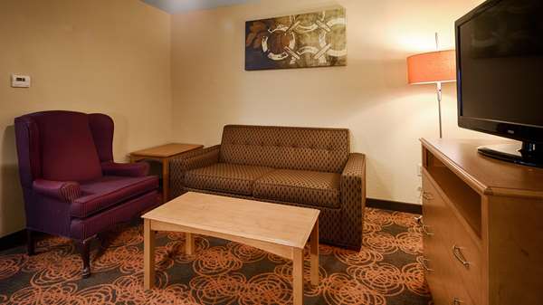  - Best Western Plus Waco North Bellmead - I-35, Exit 338B