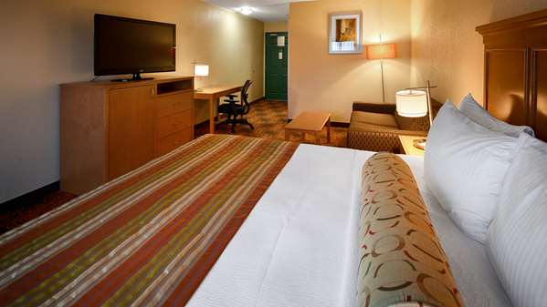  - Best Western Plus Waco North Bellmead - I-35, Exit 338B