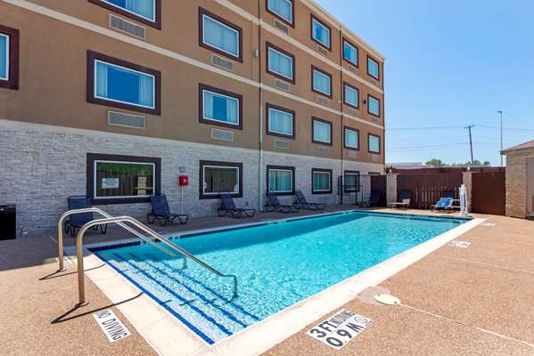 Pool - Best Western Plus Arlington North Hotel Suites Grand Prairie