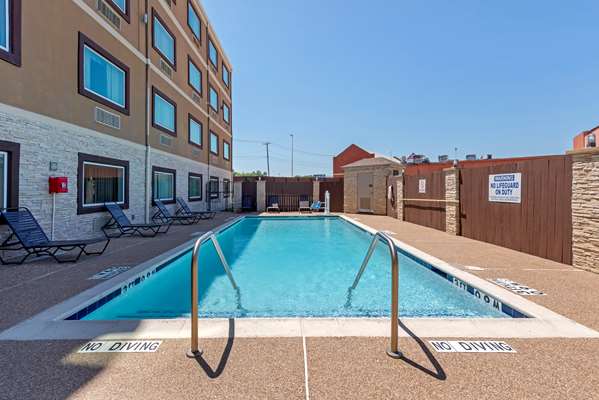Pool - Best Western Plus Arlington North Hotel Suites Grand Prairie