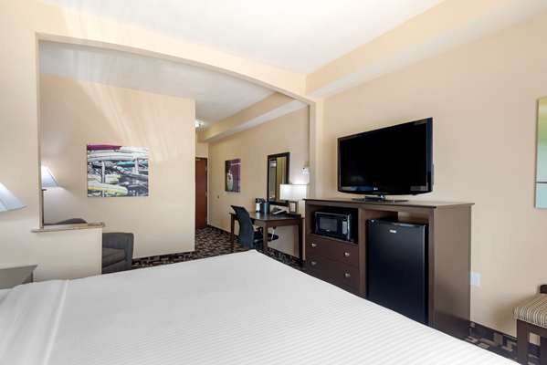  - Best Western Plus Arlington North Hotel Suites Grand Prairie