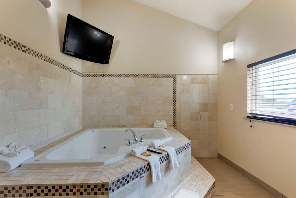 Best Western Plus Arlington North Hotel & Suites-guestroom-Guest Room,Bathroom,On-Site.jpg