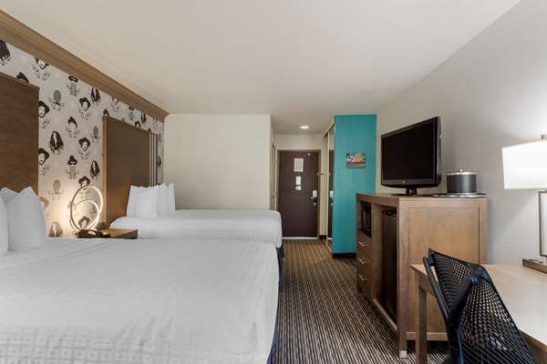 2 Double Beds, Non-Smoking, Microwave And Refrigerator, Work Desk, Wi-Fi, Full Breakfast