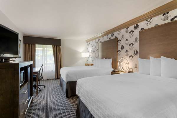 2 Double Beds, Non-Smoking, Microwave And Refrigerator, Work Desk, Wi-Fi, Full Breakfast