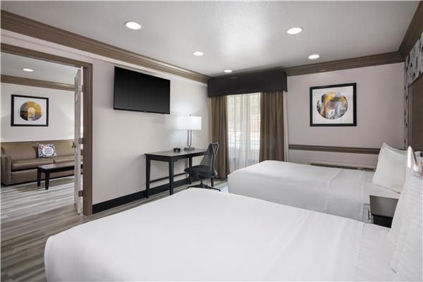 Accessible - Suite 2 Doubles, Mobility Accessible, Communication Assistance, Roll In Shower, Sofabed, Microwave And Refrigerator, Non-Smoking, Full Breakfast