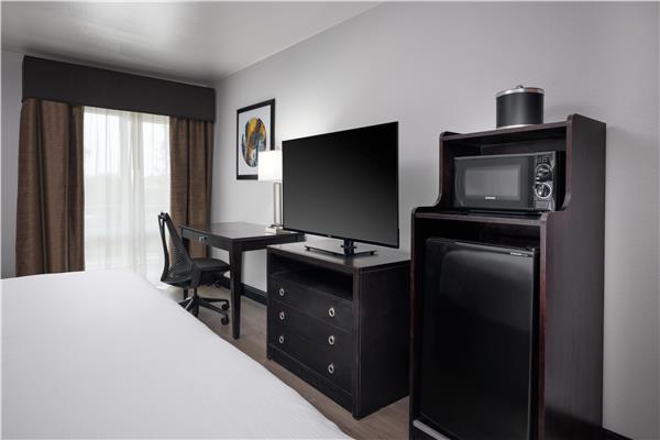 1 King Bed, Non-Smoking, Microwave And Refrigerator, Work Desk, Wi-Fi, Full Breakfast