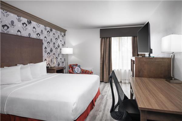 Accessible - 1 King, Mobility Accessible, Communication Assistance, Roll In Shower, Microwave And Refrigerator, Wi-Fi, Non-Smoking, Full Breakfast