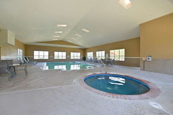 Pool - Best Western Plus Cutting Inn Weatherford - I-20, Exit 408