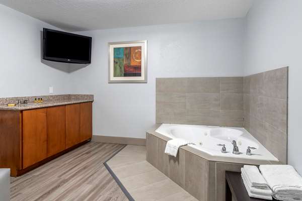 Suite - Best Western Plus Orange County Vidor Inn - I-10, Exit 860 & 861
