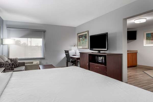 Suite - Best Western Plus Orange County Vidor Inn - I-10, Exit 860 & 861