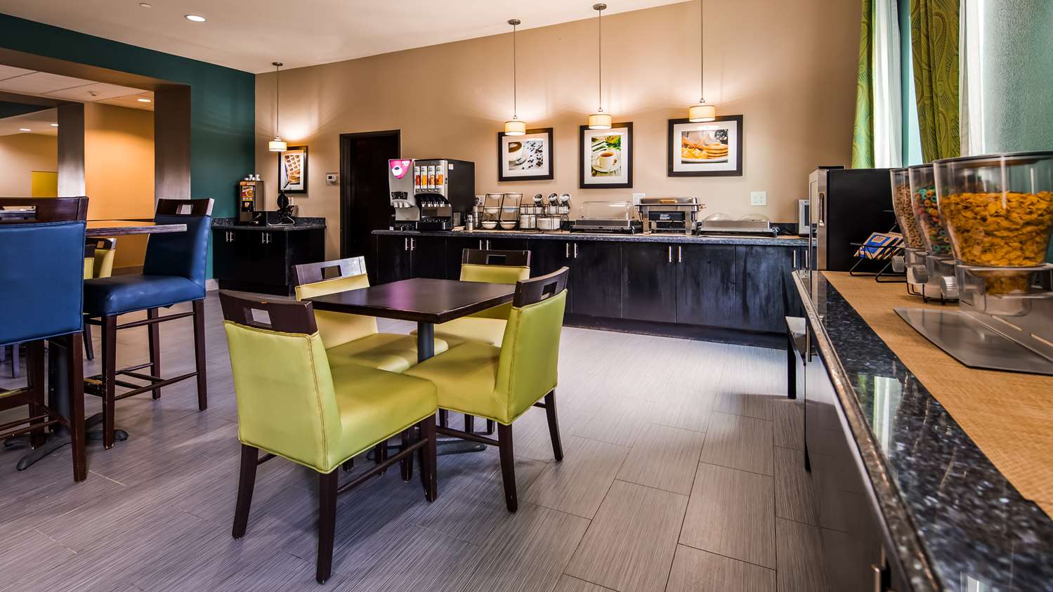 Best Western Plus Carrizo Springs Inn & Suites, TX See Discounts