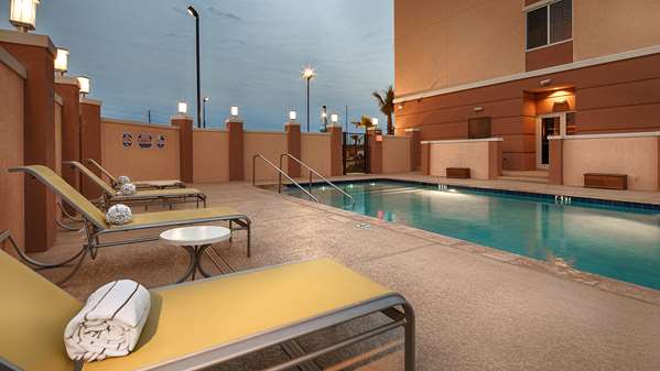 Pool - Best Western Premier Ashton Suites Houston