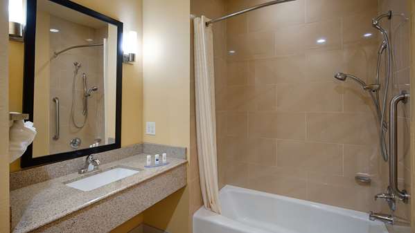  - Best Western Plus Forest Hill Hotel - I-20, Exit 440B