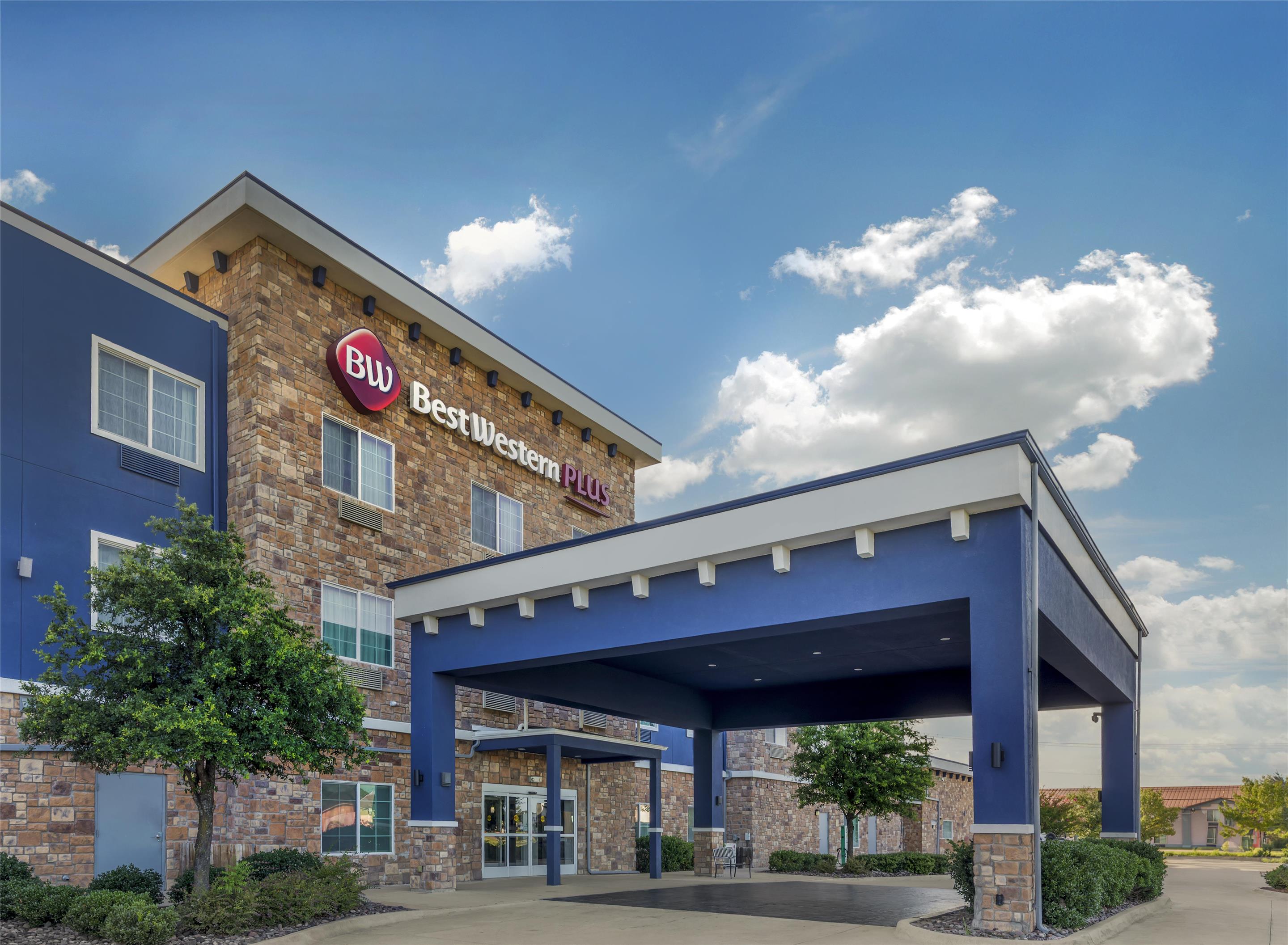 Exterior | Best Western Plus Fort Worth Forest Hill Inn & Suites