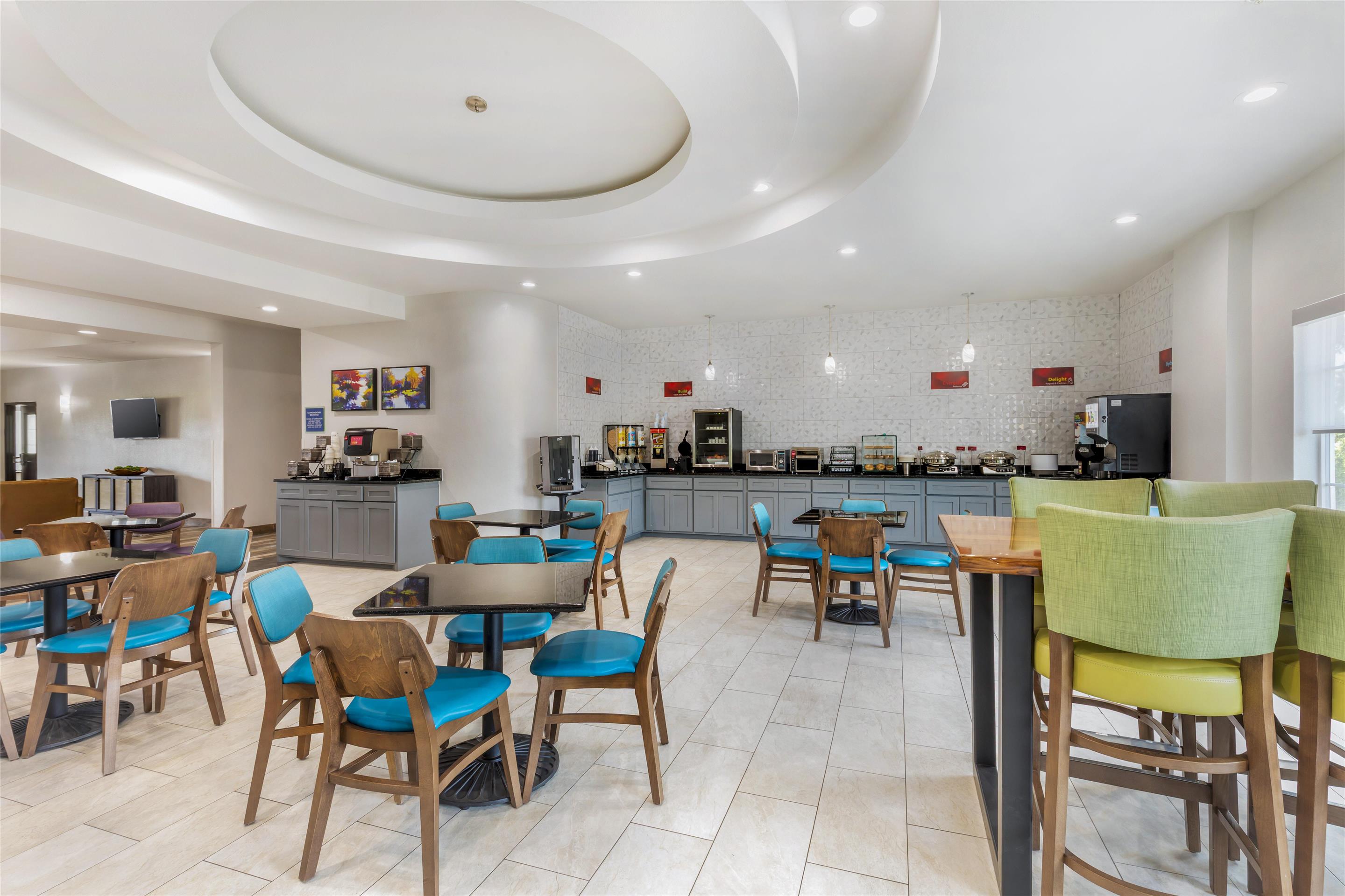 Breakfast Area | Best Western Plus Fort Worth Forest Hill Inn & Suites