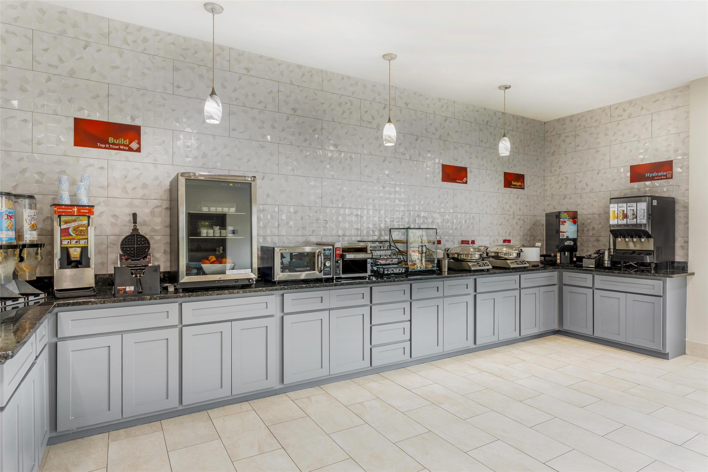 Breakfast Area | Best Western Plus Fort Worth Forest Hill Inn & Suites