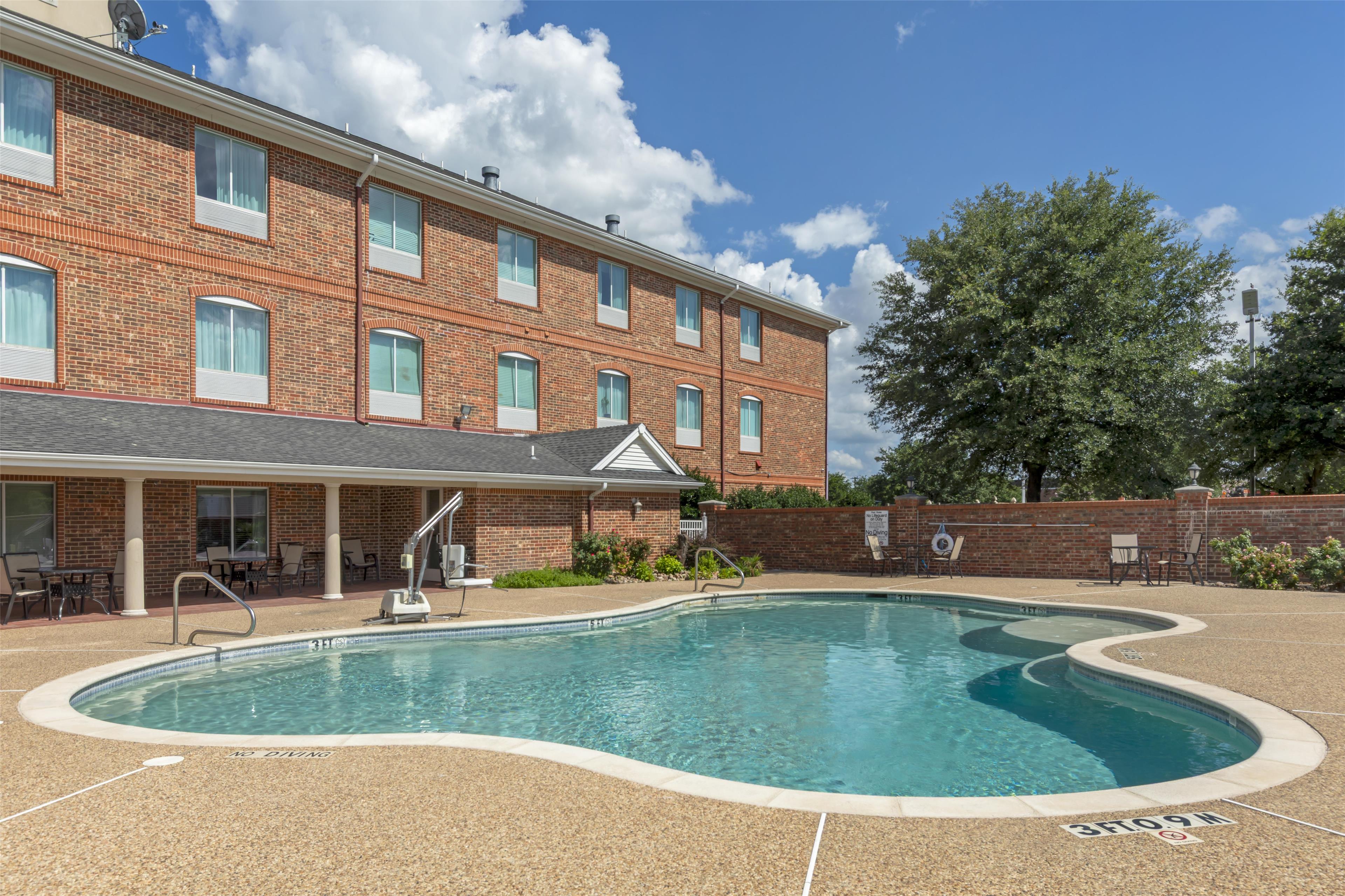 Best Western Plus Waxahachie Inn  Suites