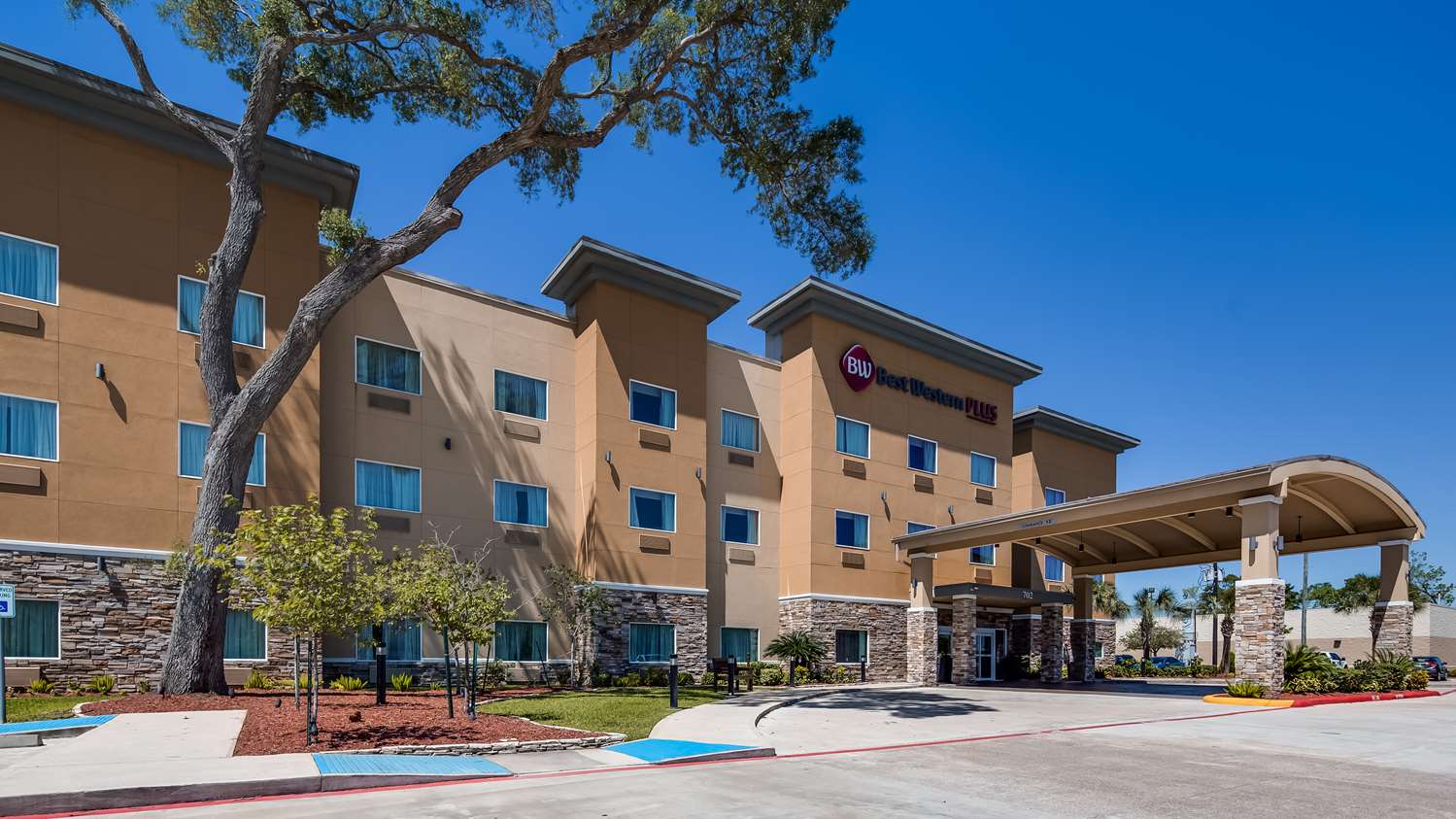 Best Western Plus Lake Jackson Inn & Suites, TX See Discounts
