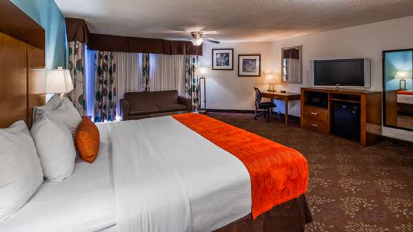  - Best Western Plus Airport Hotel & Conference Center - I-10, Exit 25