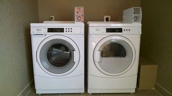  - Best Western Plus Flatonia Inn - I-10, Exit 661