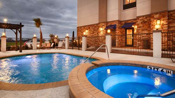 Pool - Best Western Plus Flatonia Inn - I-10, Exit 661