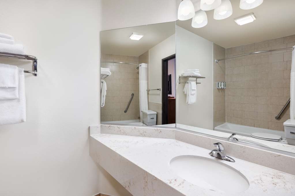 Best Western Red Hills-guestroom-Guest Room,Bathroom,On-Site.jpg