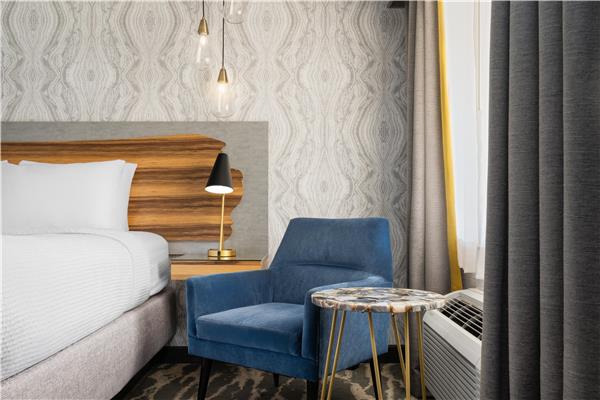 1 King Bed, Non-Smoking, High Speed Internet Access, 50 Inch Flat Screen Television, Microwave And Refrigerator, Coffee Maker, Hairdryer, Full Breakfast