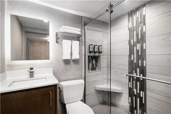 2 Queen Beds, Non-Smoking, High Speed Internet Access, Sofabed, Microwave, Refrigerator, Coffee Maker, Full Breakfast
