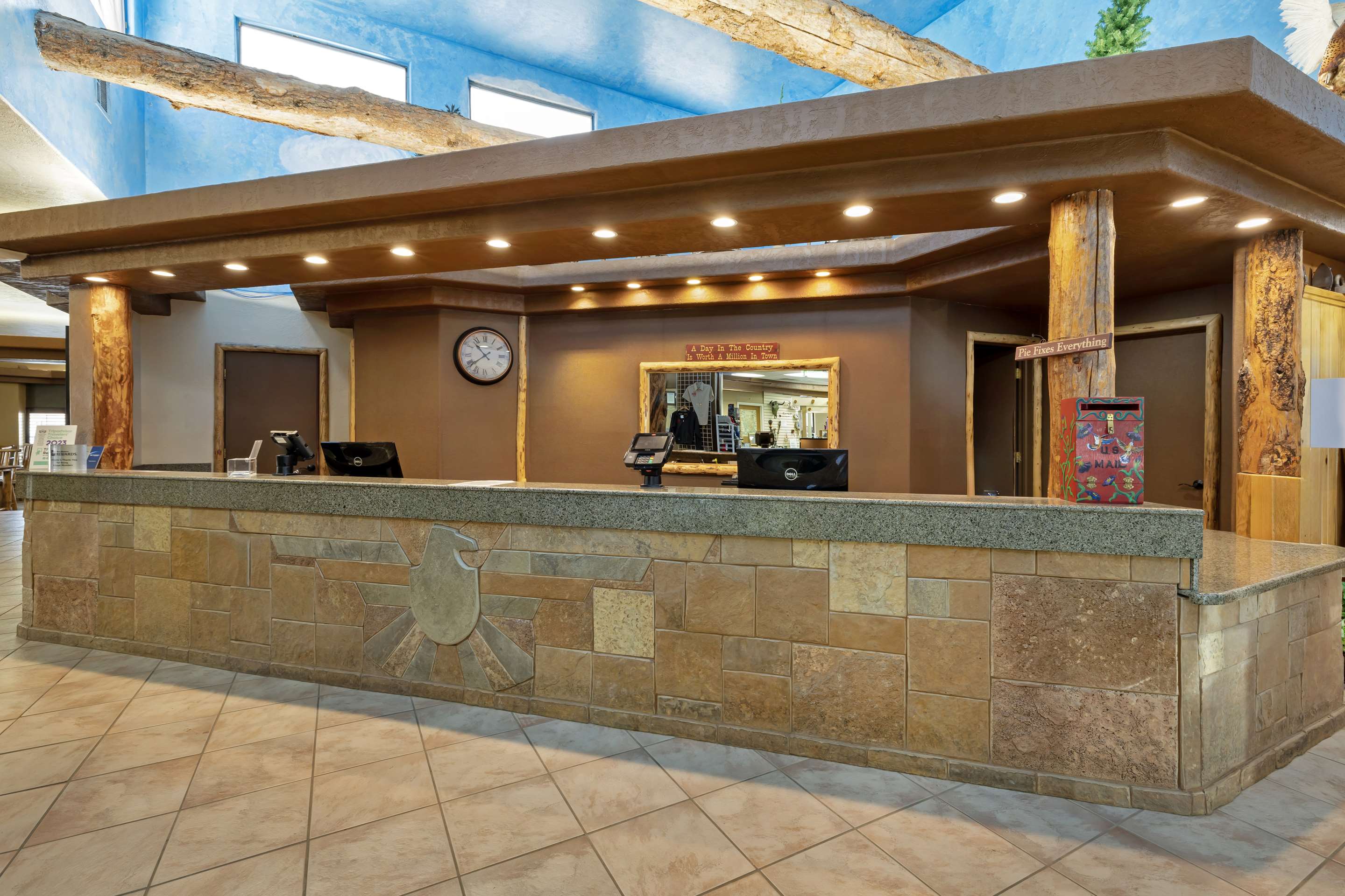 Front Desk | Best Western East Zion Thunderbird Lodge