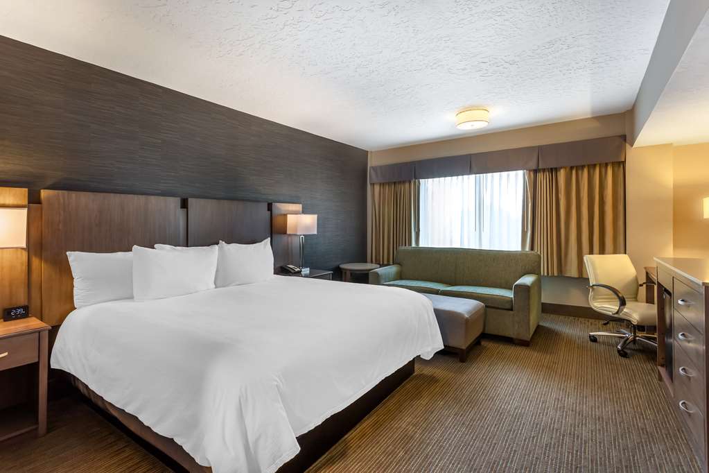 Best Western Plus Cotton Tree Inn-guestroom-Guest Room,On-Site.jpg
