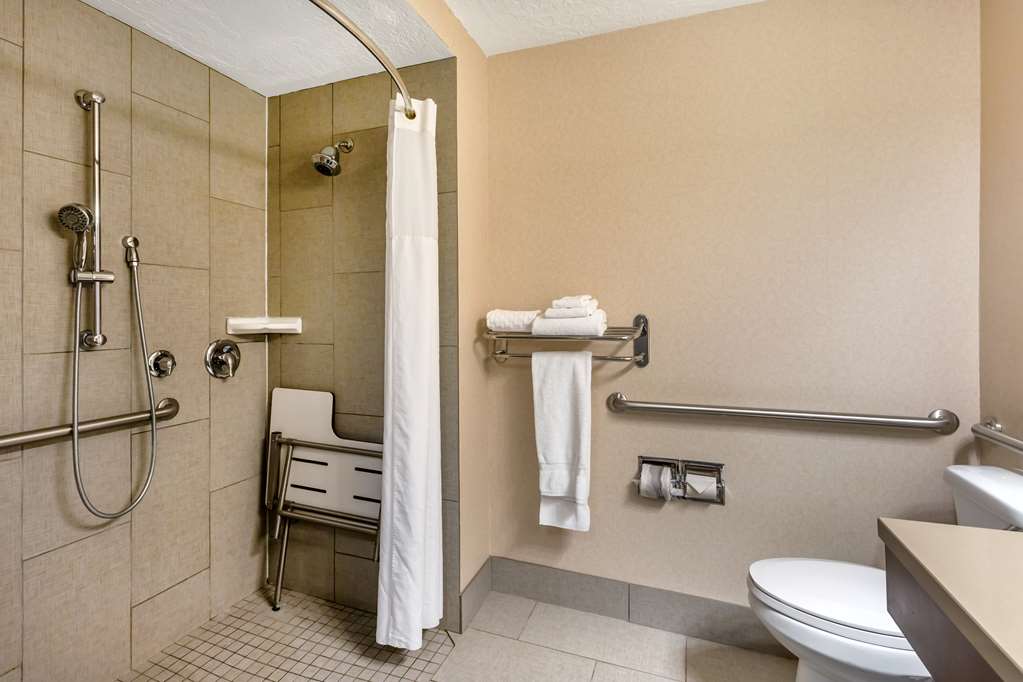 Best Western Plus Cotton Tree Inn-guestroom-Guest Room,Bathroom,On-Site.jpg