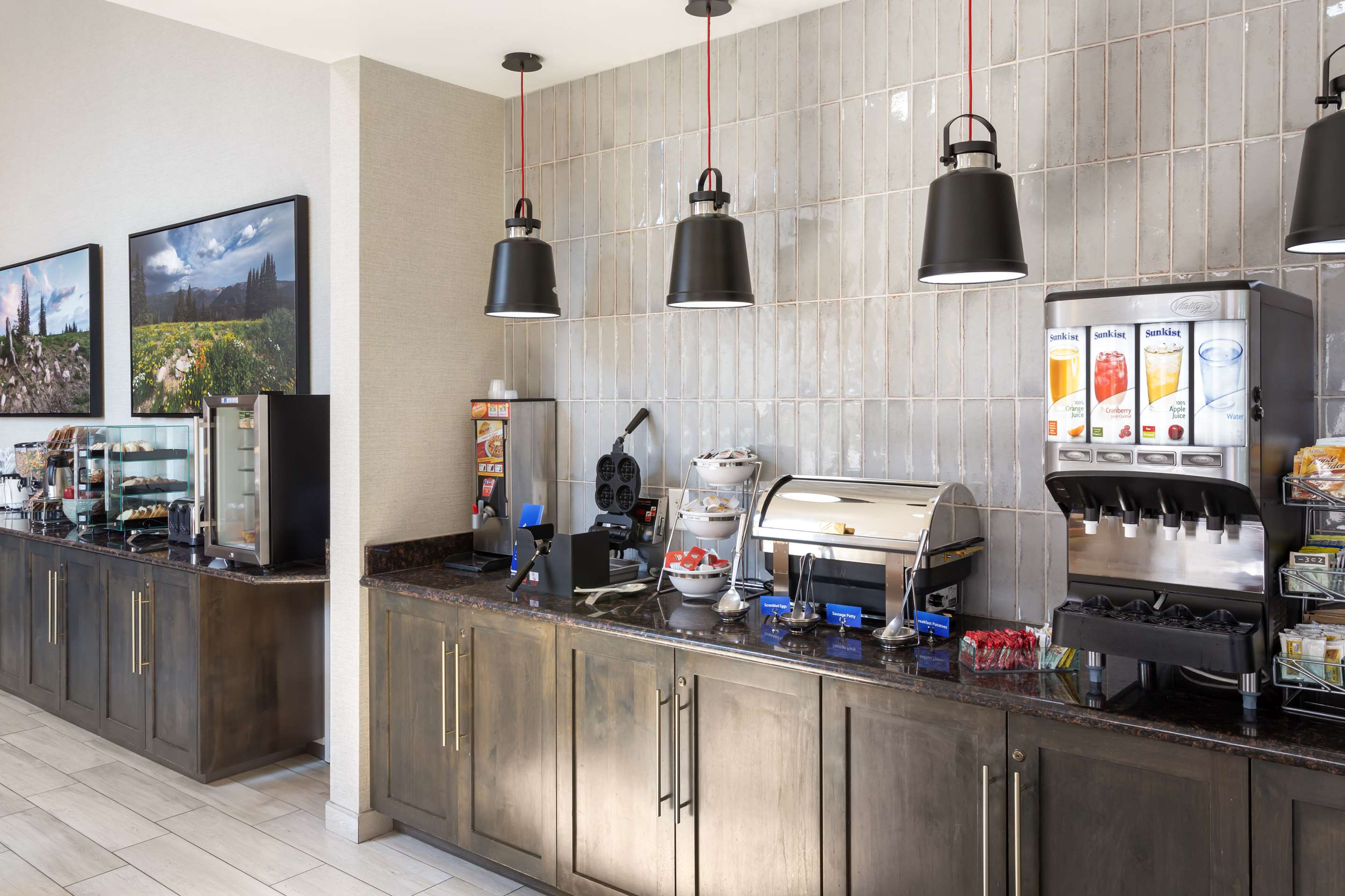 Breakfast Area | BEST WESTERN Holiday Hills