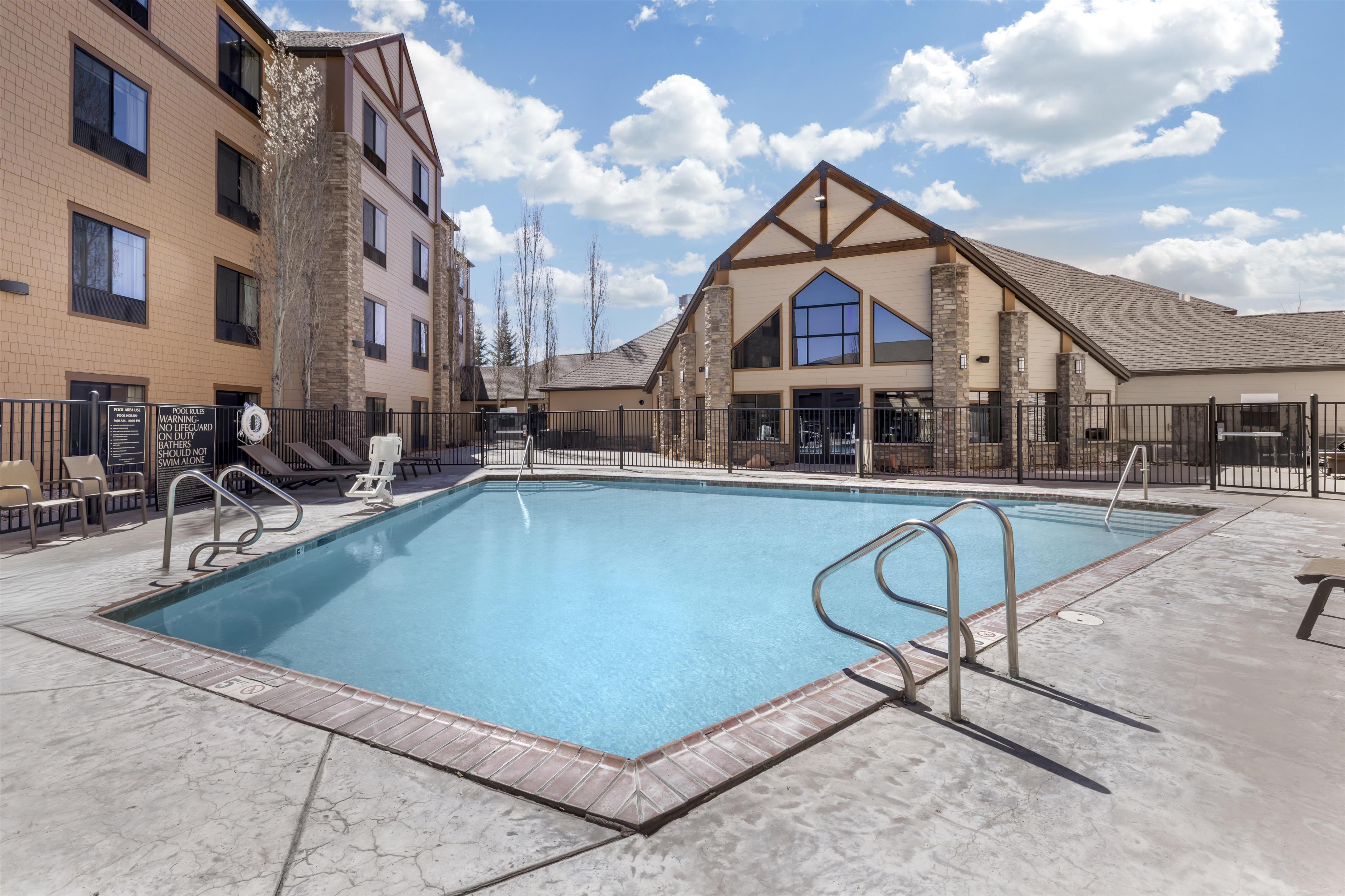 Outdoor Pool | Best Western Plus Bryce Canyon Grand Hotel