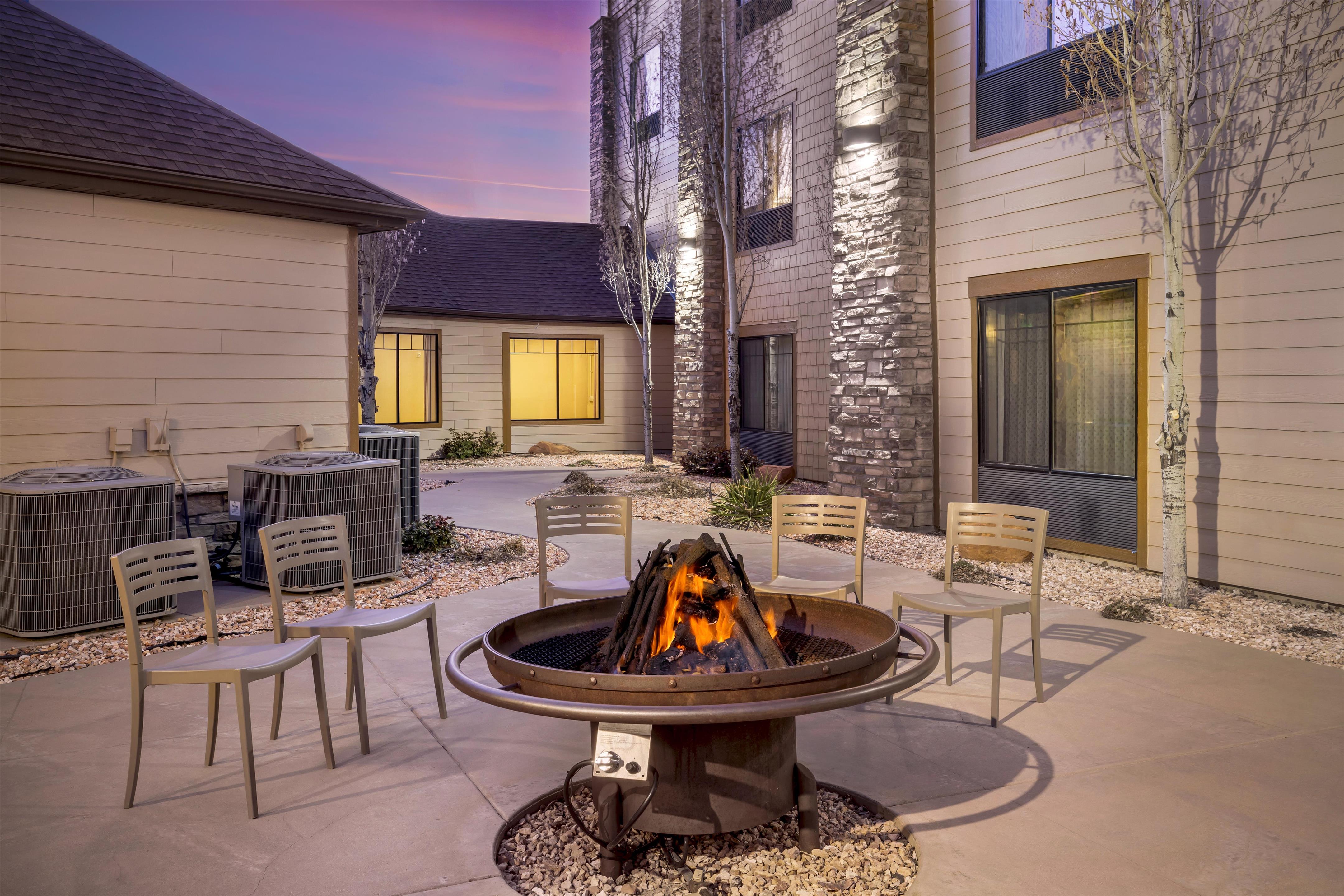 Firepit | Best Western Plus Bryce Canyon Grand Hotel