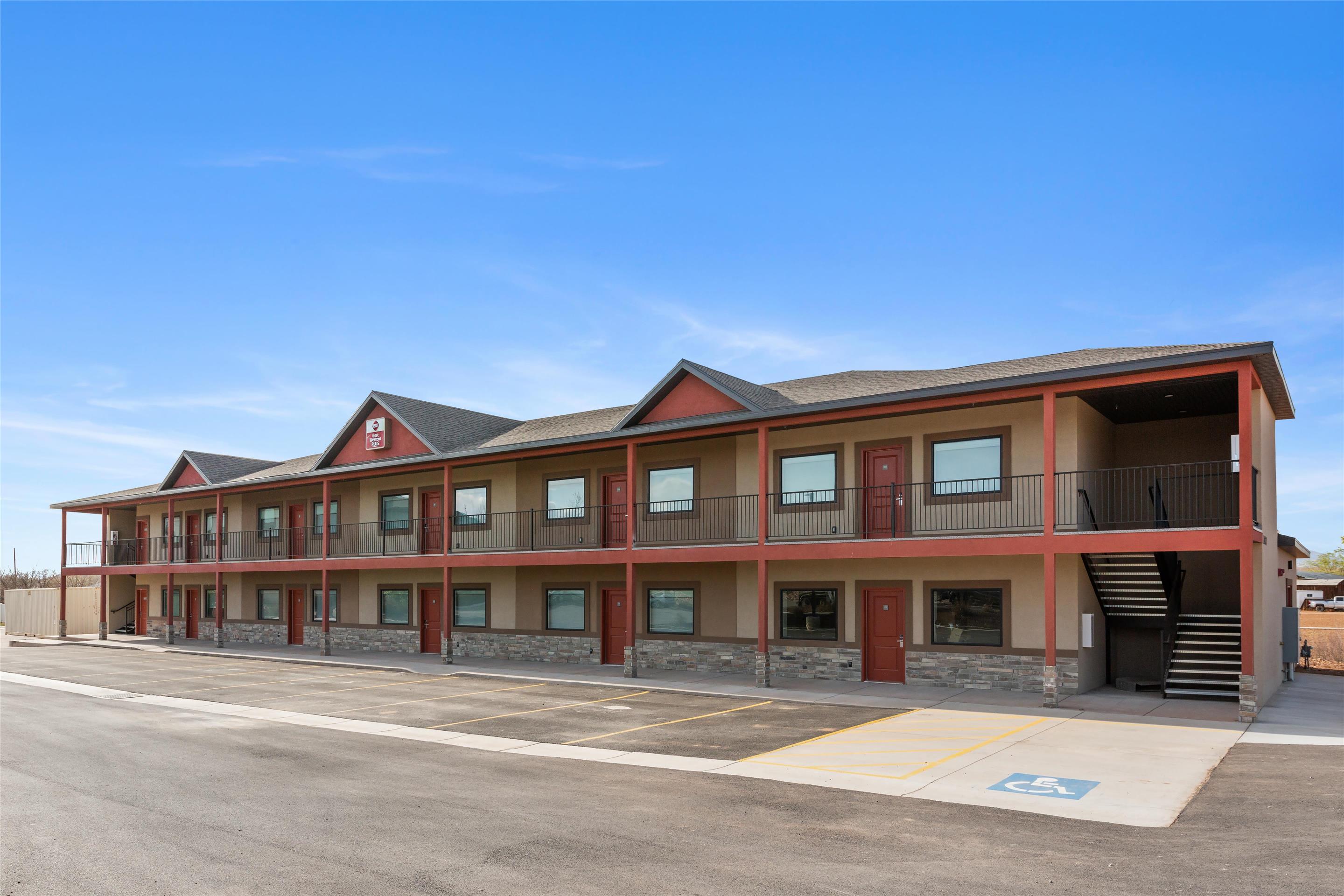 Exterior | Best Western Plus Landmark Hotel