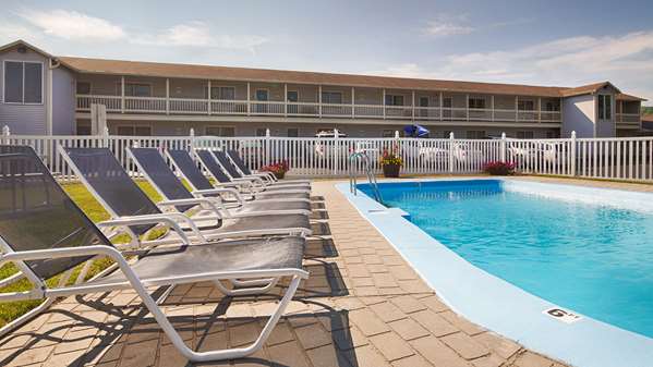 Pool - Best Western Hotel Bennington