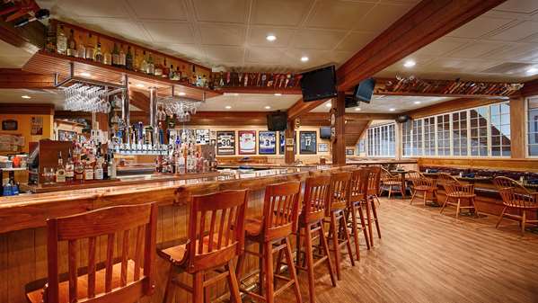 Bar - Best Western Plus Windjammer Inn South Burlington