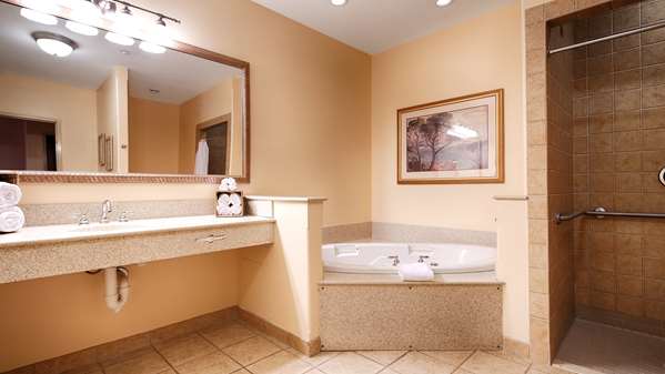 Suite - Best Western Plus Waterbury - I-89, Exit 10