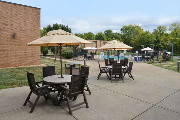 Pool - Best Western Hotel Leesburg