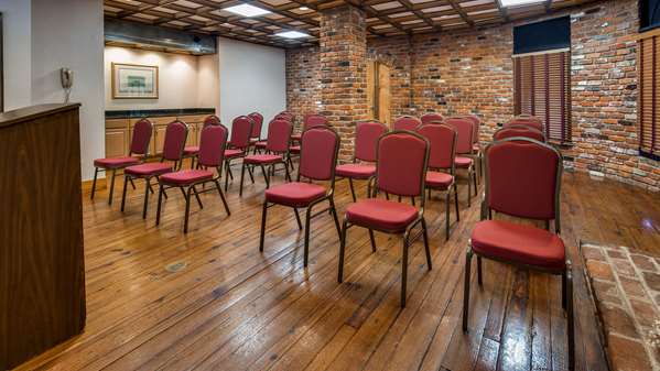  - Best Western Plus Governors Inn Richmond