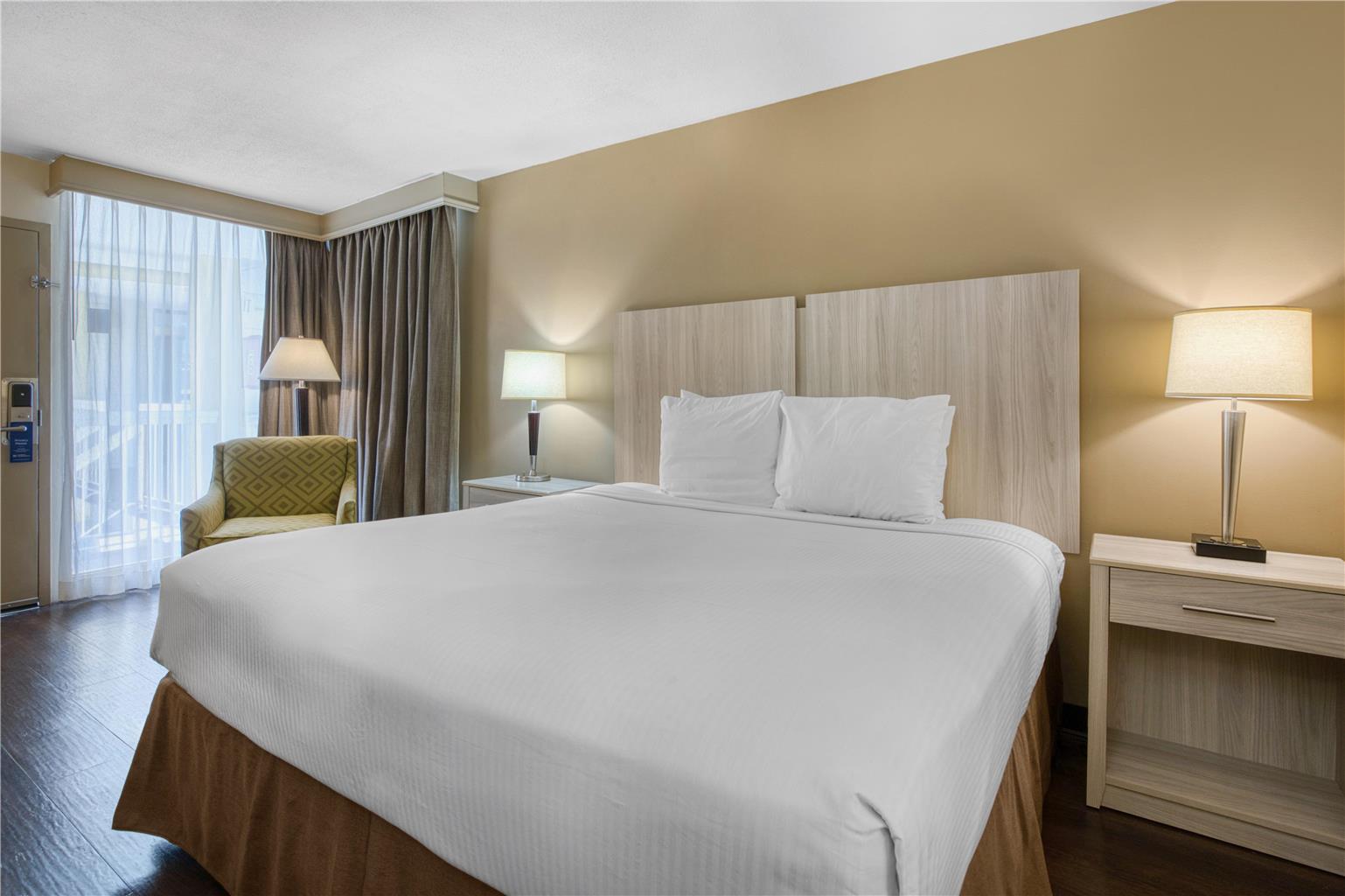 Best Western Battlefield Inn-guestroom-Guest Room,On-Site.jpg
