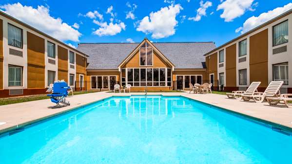 Pool - SureStay Plus by Best Western Wytheville - I-77, Exit 41