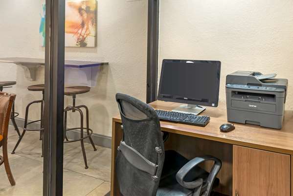  - Best Western Plus Executive Hotel Richmond - I-64, Exits 183 &183C