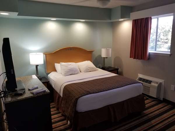 Suite - Best Western Plus Holiday Sands Inn & Suites Norfolk
