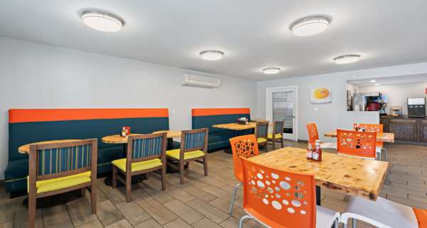 Restaurant - Best Western Plus Holiday Sands Inn & Suites Norfolk