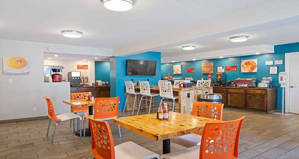 Restaurant - Best Western Plus Holiday Sands Inn & Suites Norfolk