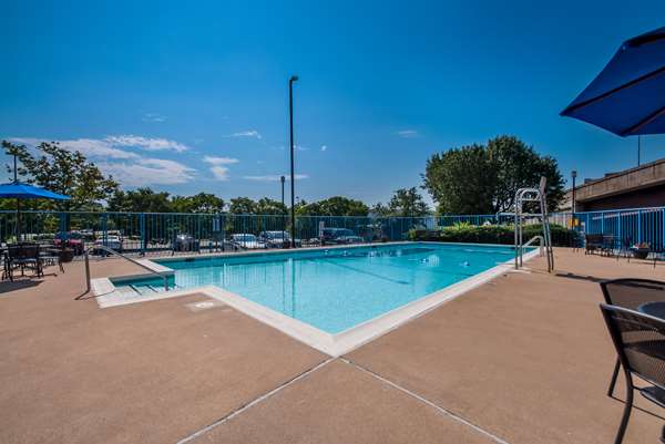 Pool - Best Western Hotel Springfield Mall Springfield - I-95 & I-495, Exit 169